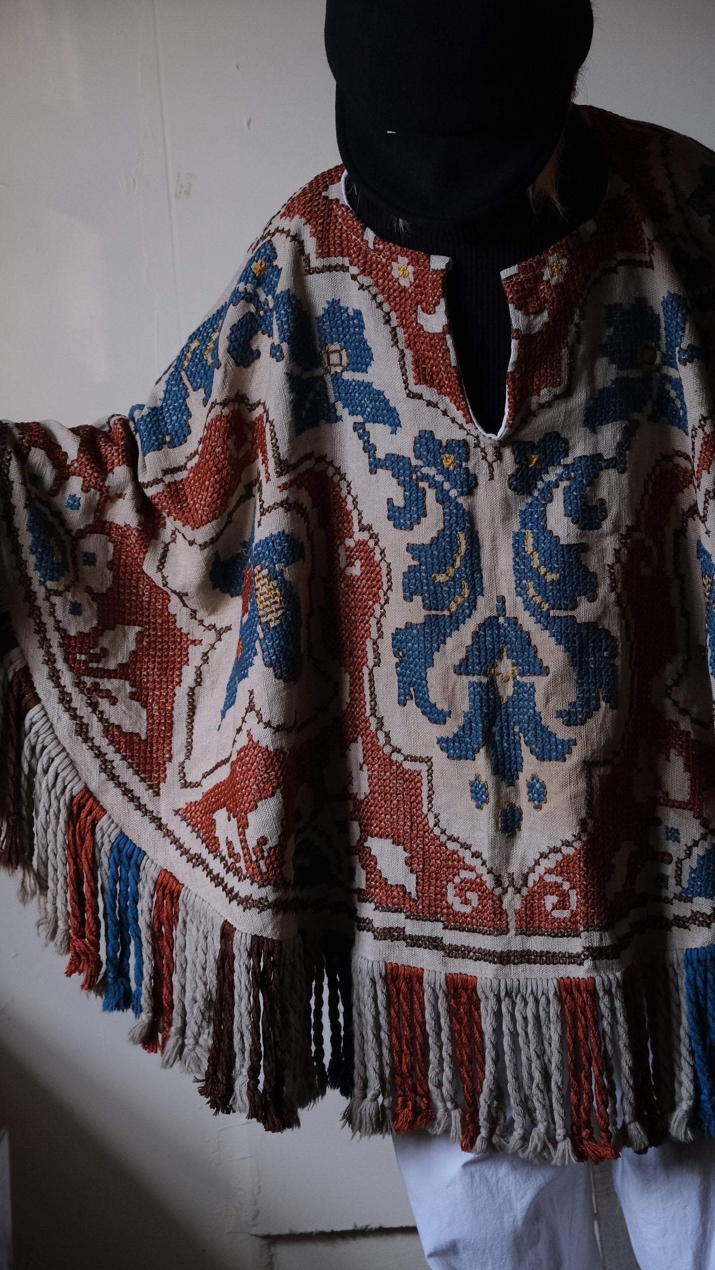 vintahe remake poncho