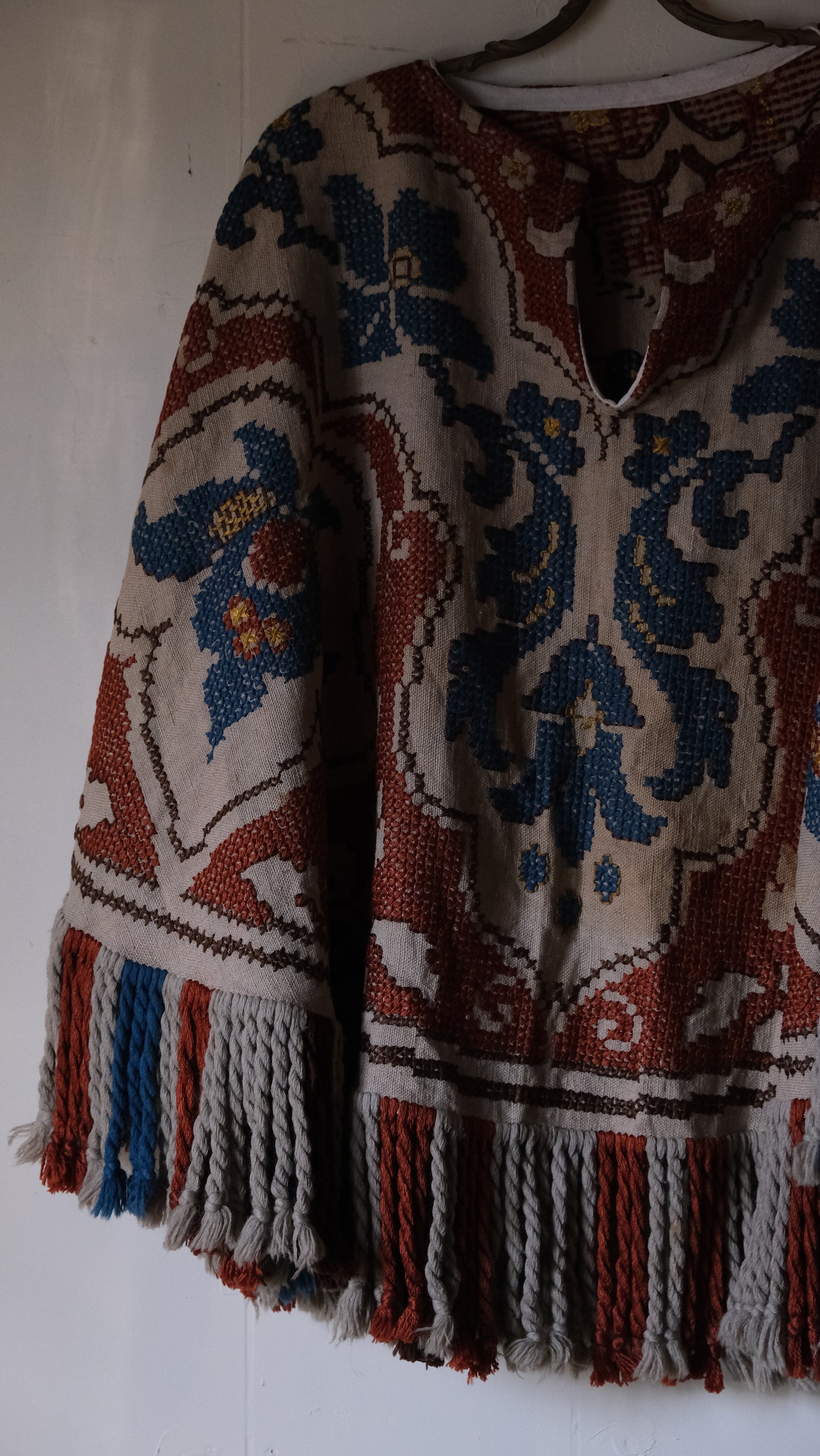 vintahe remake poncho